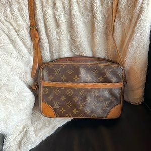 Louis Vuitton camera style bag